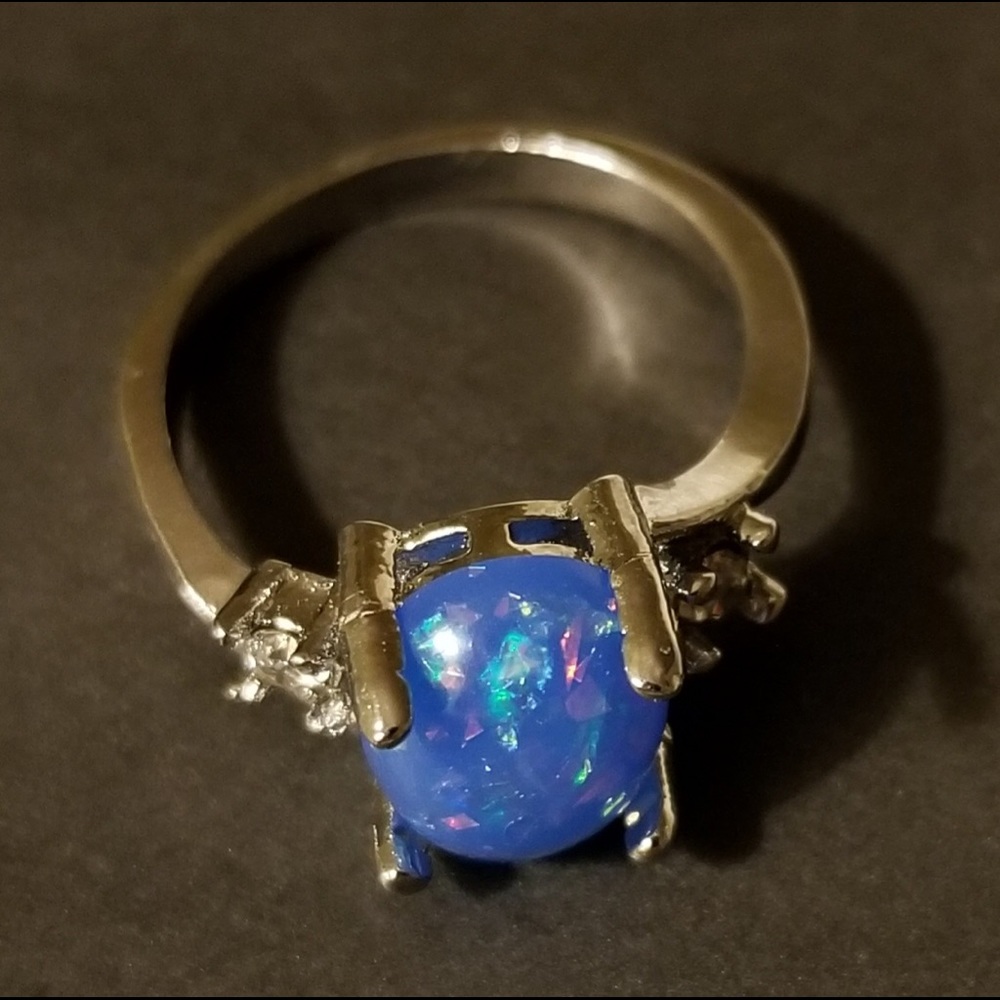 Sterling Silver Gorgeous Fire Blue Opal Size 6